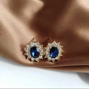 Vintage blue ear studs